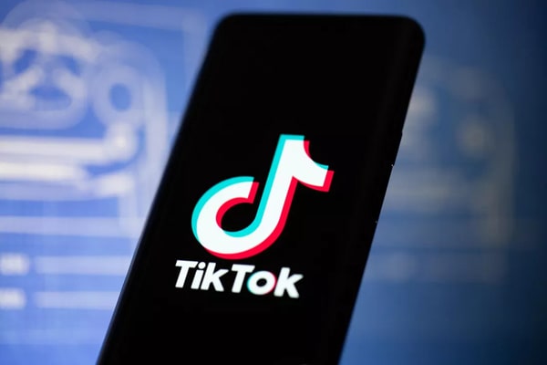 tiktok视频怎么挂小店链接？